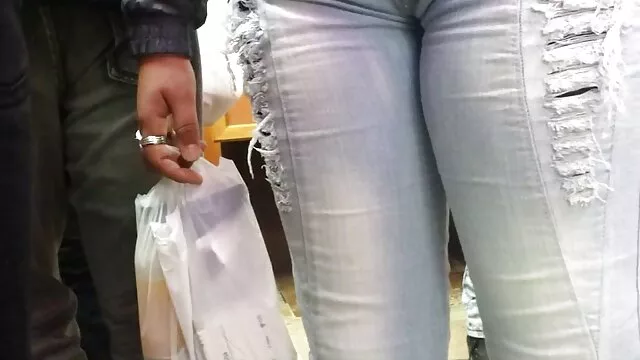 男は彼のコックが美しいによって撮影されているので、最初に取った 女 の h 動画