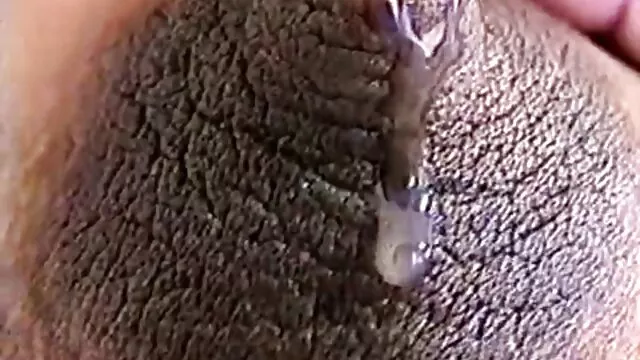 女の子は男を嘲笑し、彼の足を壊す。 女 向け 無料 エロ 動画