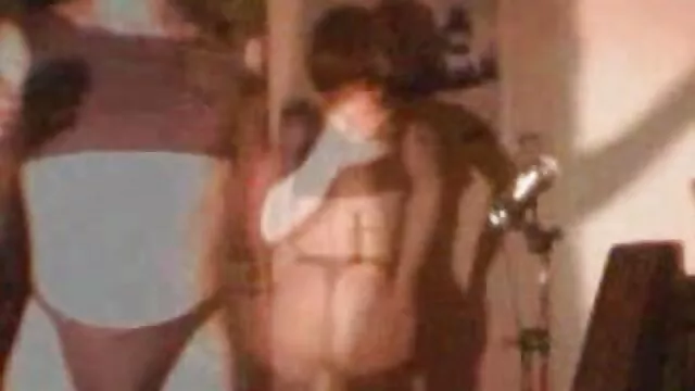 美しい彼女の性別なめることによるプール 女 セックス 無料