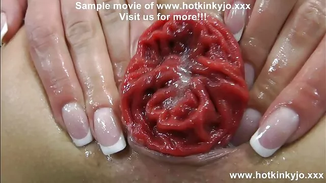 大きなおっぱいとタイトなお尻を持つ女の子は黒人にblowjobを与える 女 友達 と h 動画