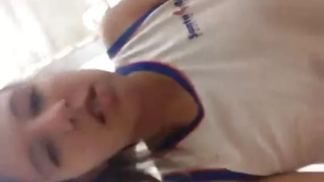 プレデターのファッションでローラとグレース エロ 動画 女性 無 修正
