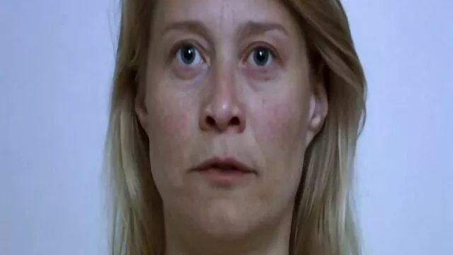 サーシャ-グレイは同時に二つの穴で性交するだろう。 女 教師 エッチ 動画