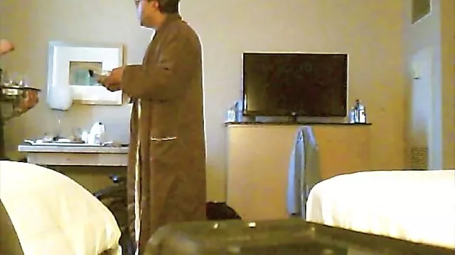 ロリータはカメラの前で性交することに同意した。 無料 エロ 動画 女 用