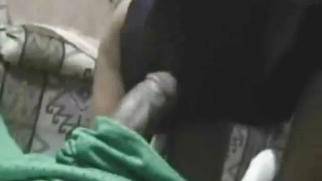 サラは帽子の急な仕上げを胸 セックス 動画 女性