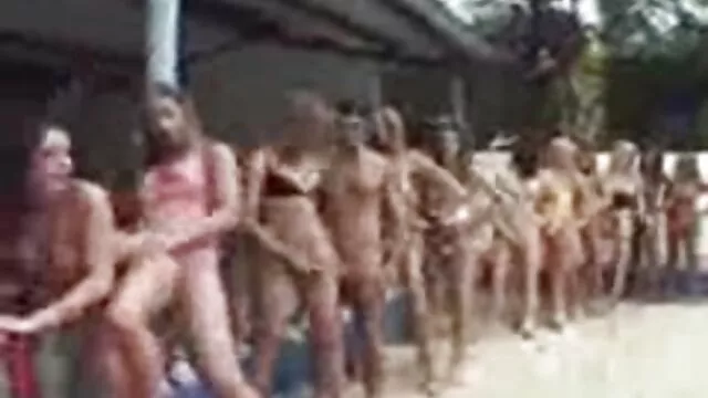 三強黒弄若い学生 女 友達 と セックス 動画