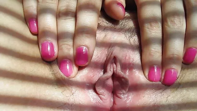 先生は学生に癌を入れ、彼に彼の口の中にペニスを与えました。 セックス 動画 女