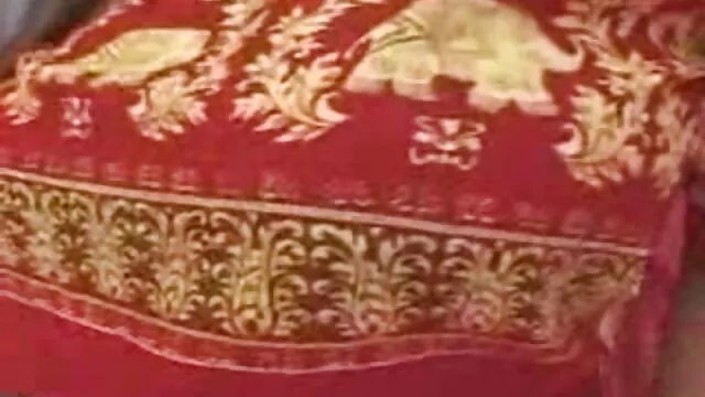 女性は寝室で彼らの禿げた夫をあきらめる。 女性 無料 エロ