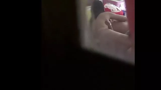 クリスタルクライン 無料 えろ 女性