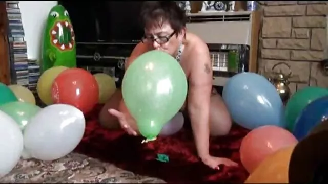 ヴィオレットはウェットハットで仕上げ 女 用 の エロ 動画